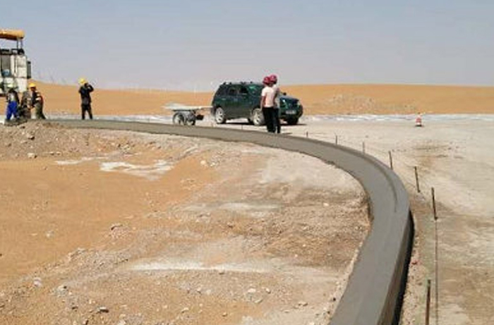 NC1300在内蒙阿拉善左旗做的路缘石