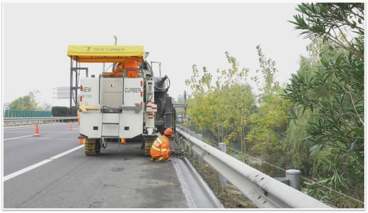 混凝土摊铺机中液压振捣棒的结构特点与故障原因分析