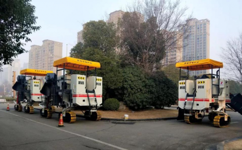 路缘石滑模机水泥混凝土滑模摊铺机周转方便