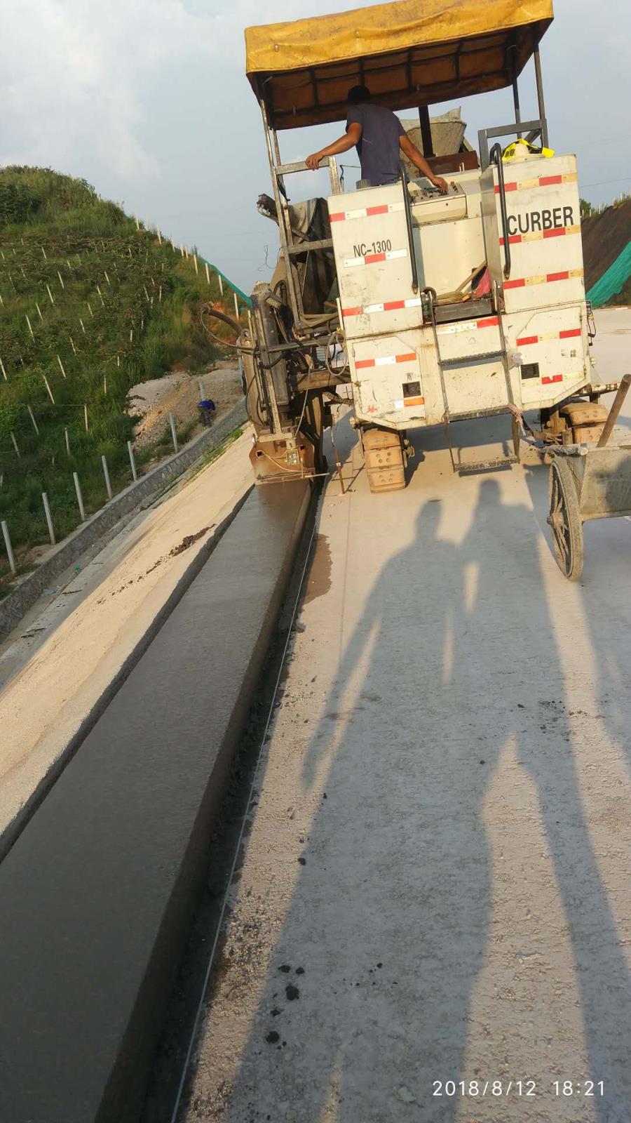 水泥混凝土滑模摊铺机的发展是必然趋势