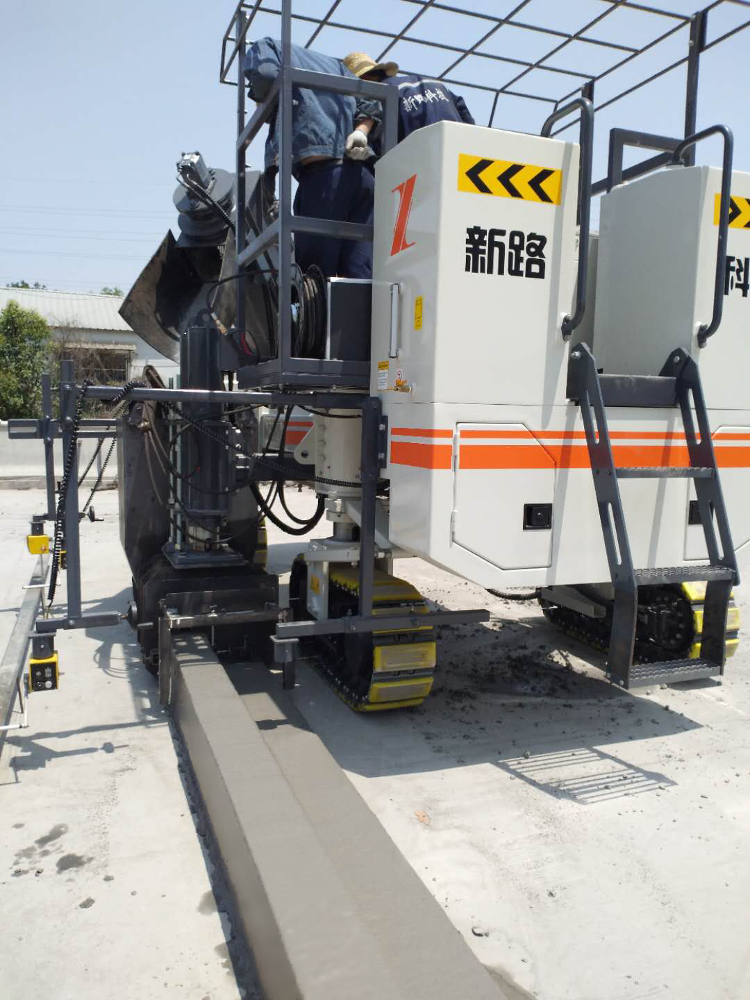 液压滑模施工技术在公路桥梁施工中的应用