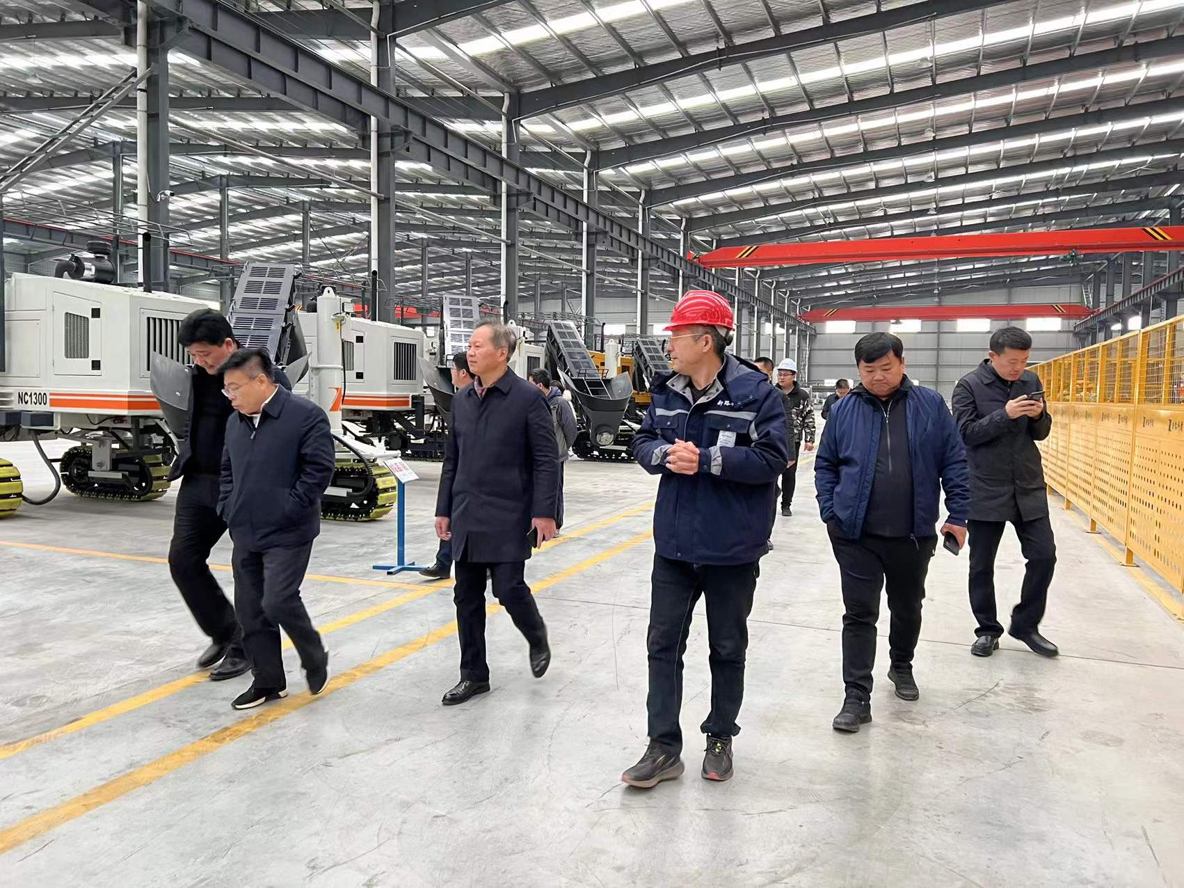 热烈欢迎徐州市委市政府、淮海国际港务区、柳新镇一行领导来我司参观考察工作