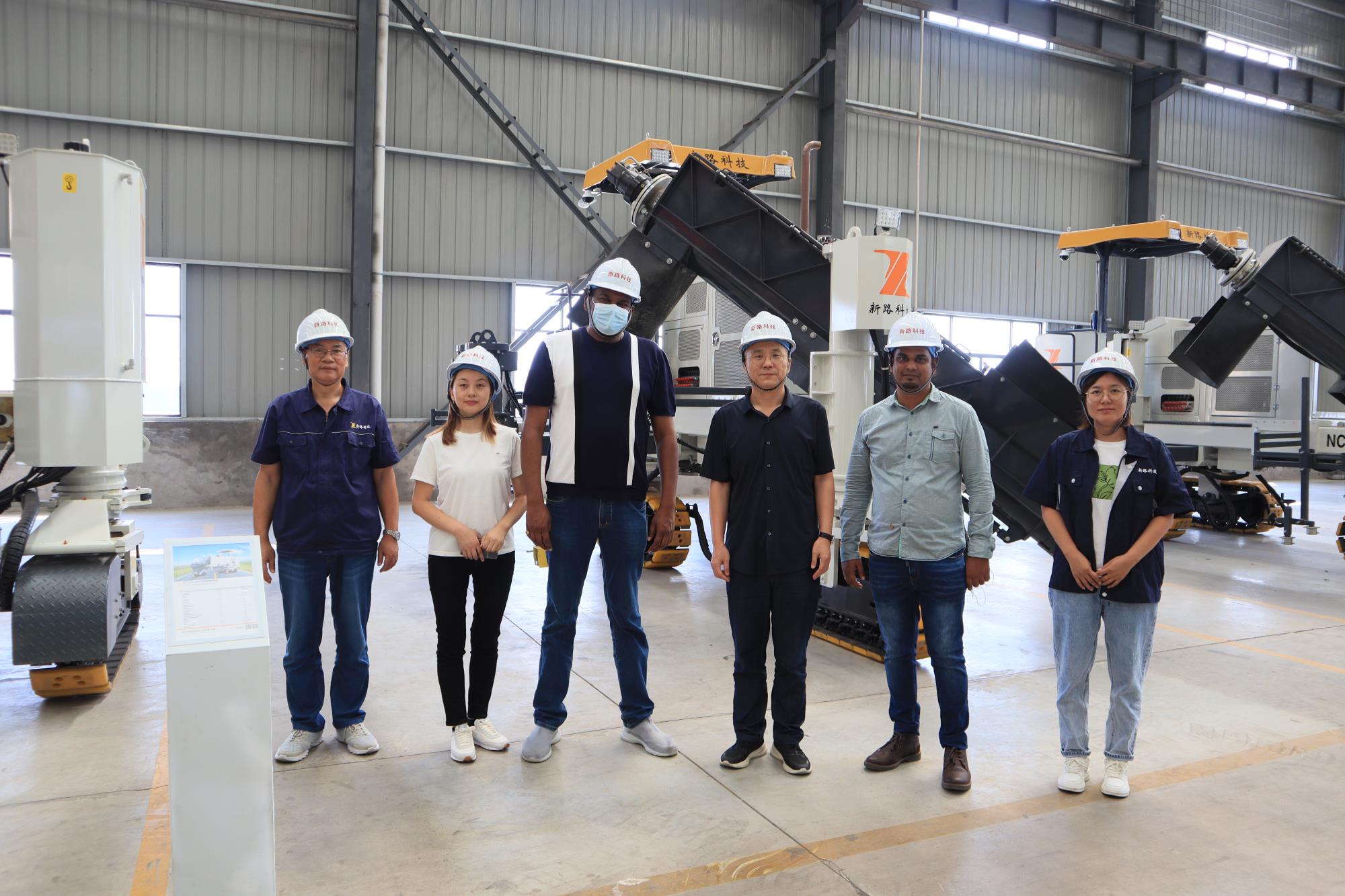 热烈欢迎毛里求斯朋友来我司访问